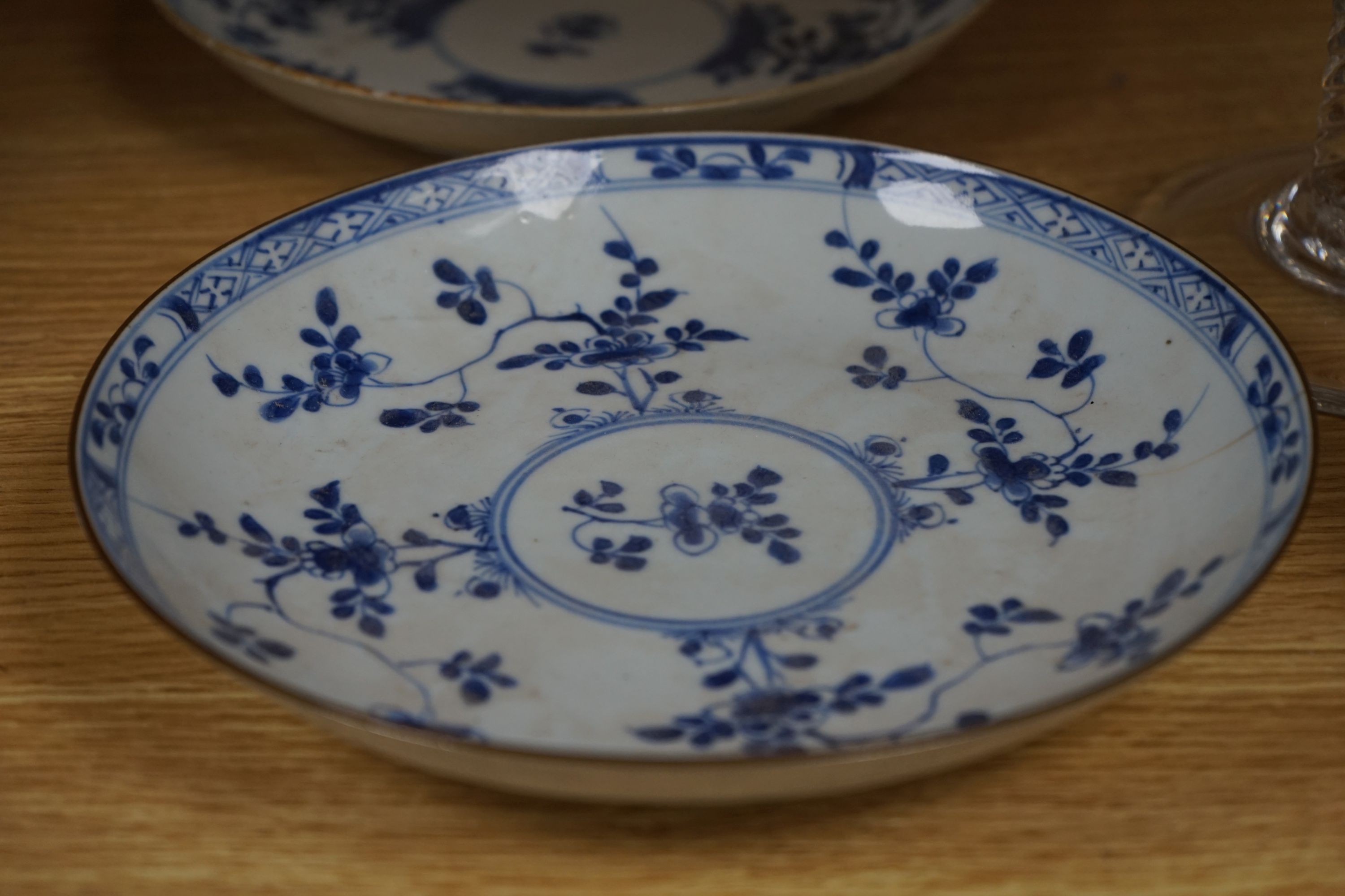 Two Chinese Kangxi blue and white dishes 22cm